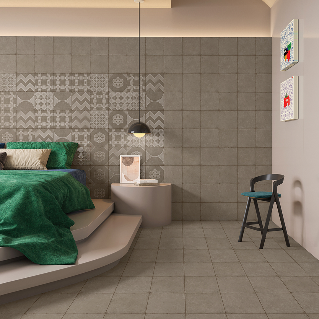 Deccon Clay Decor